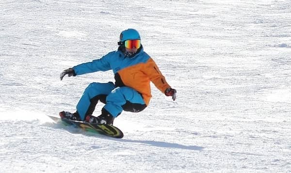Snowboarder