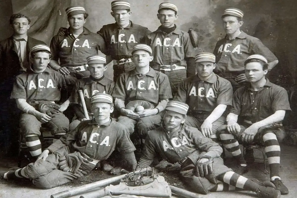 black and white image of baseball team from a long time ago